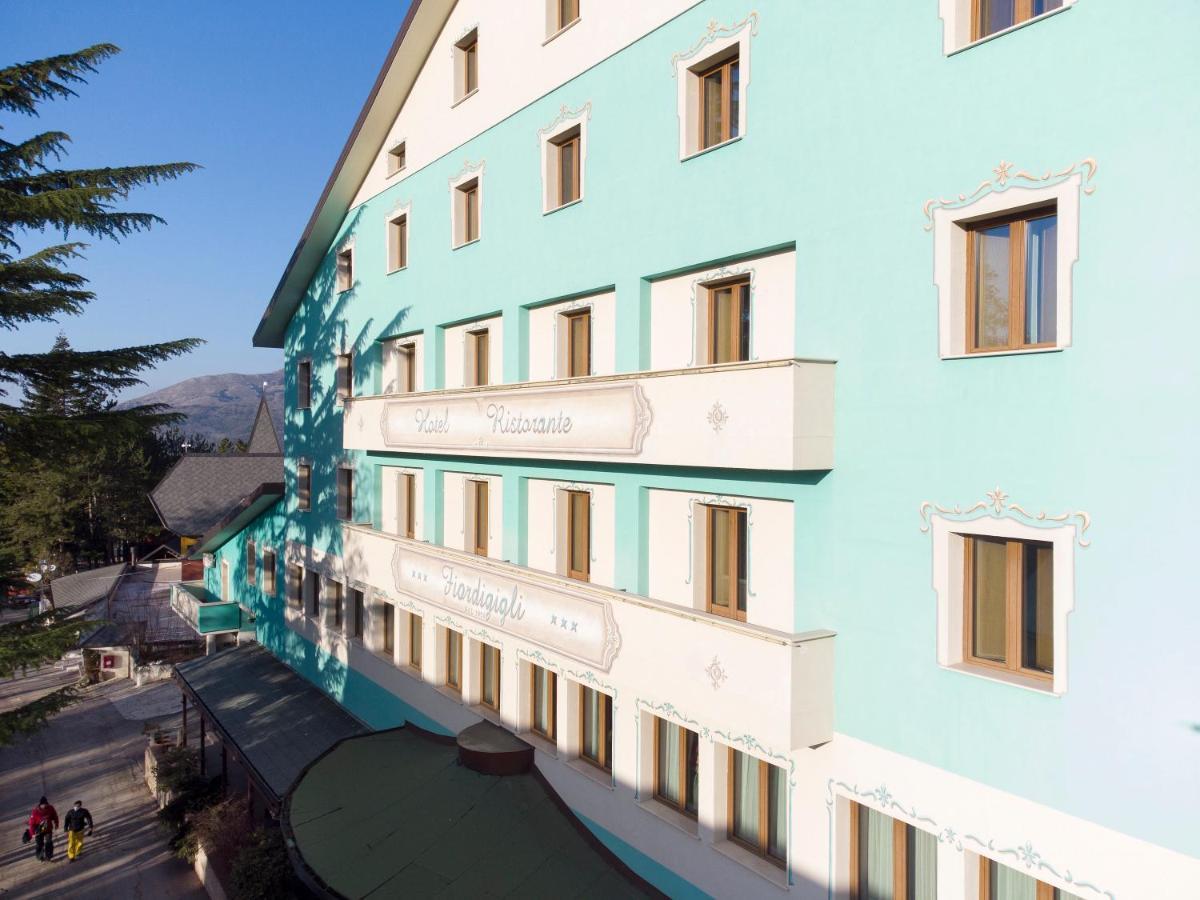 Hotel Fiordigigli L'Aquila Bagian luar foto