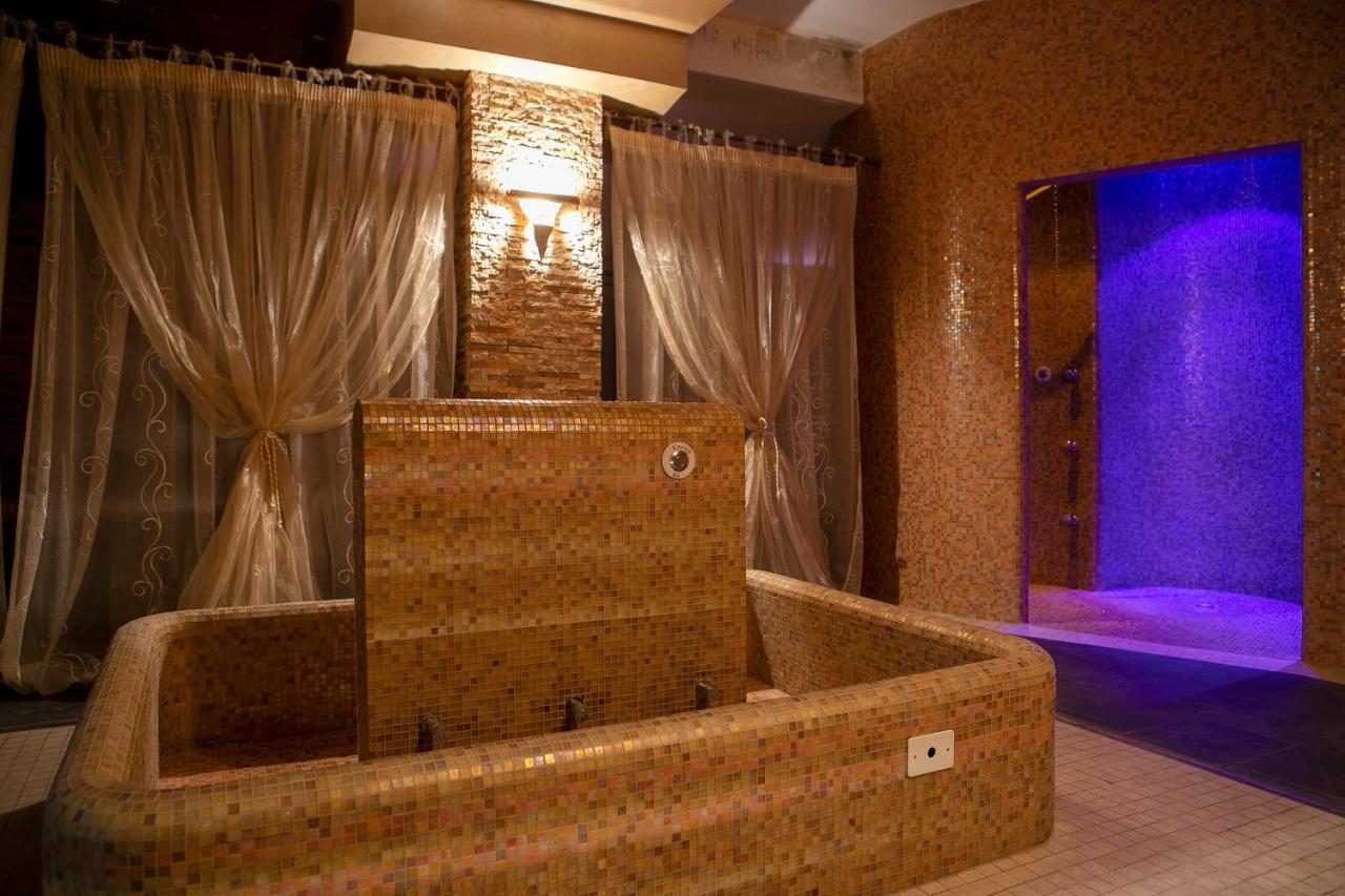 Hotel Fiordigigli L'Aquila Bagian luar foto