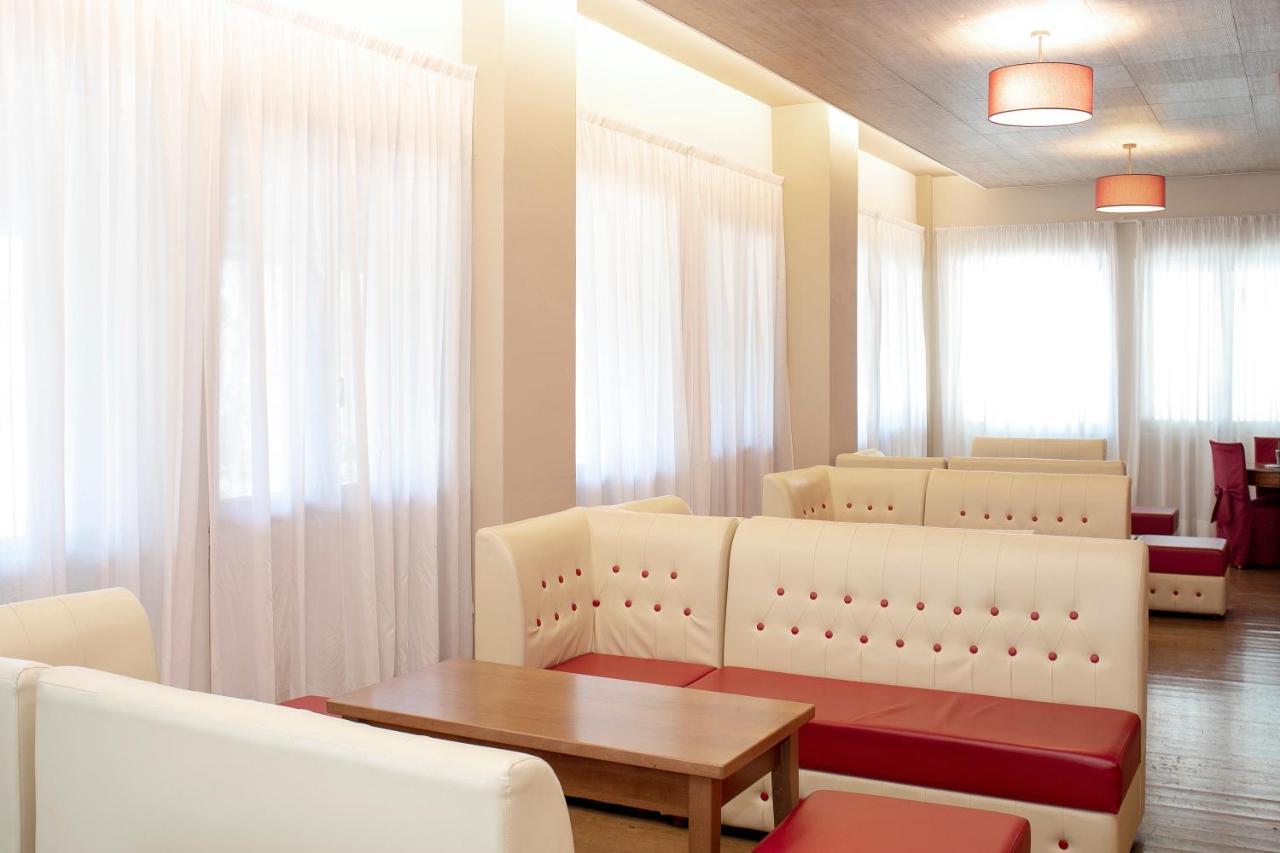 Hotel Fiordigigli L'Aquila Bagian luar foto