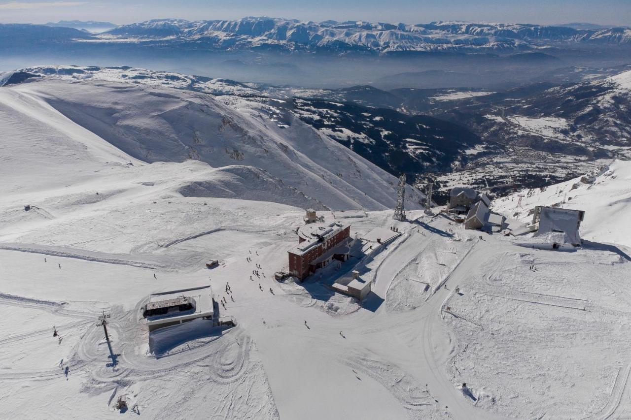 Hotel Fiordigigli L'Aquila Bagian luar foto