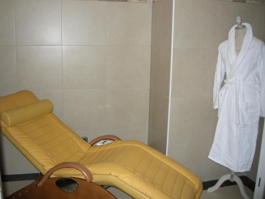 Hotel Fiordigigli L'Aquila Bagian luar foto